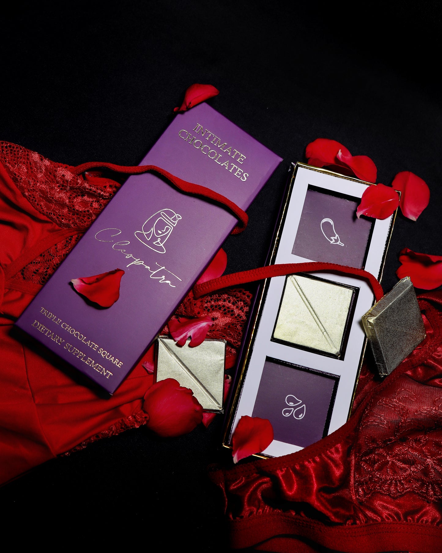 Cleopatra chocolate + dice + Cuffs